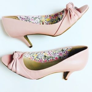 NWOT American Eagle Pink Peep Toe Heels